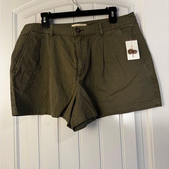Lucky Brand Olive Green Women's Shorts NWT - Picture 1 of 7